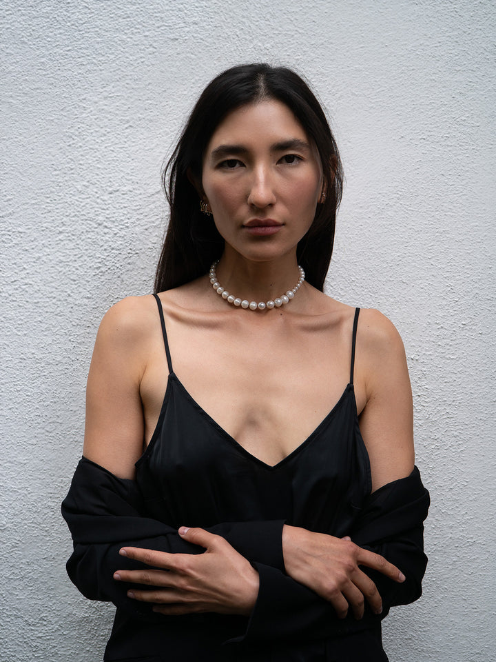Contour Pearl Necklace