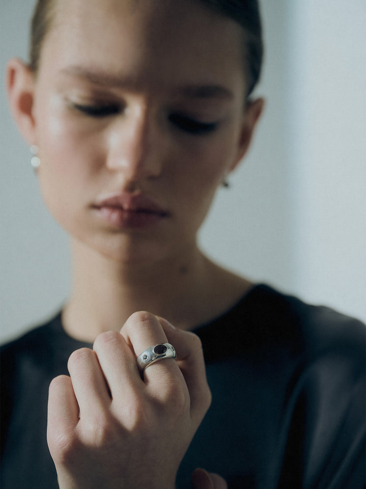 Gentry Diamond Oval Band