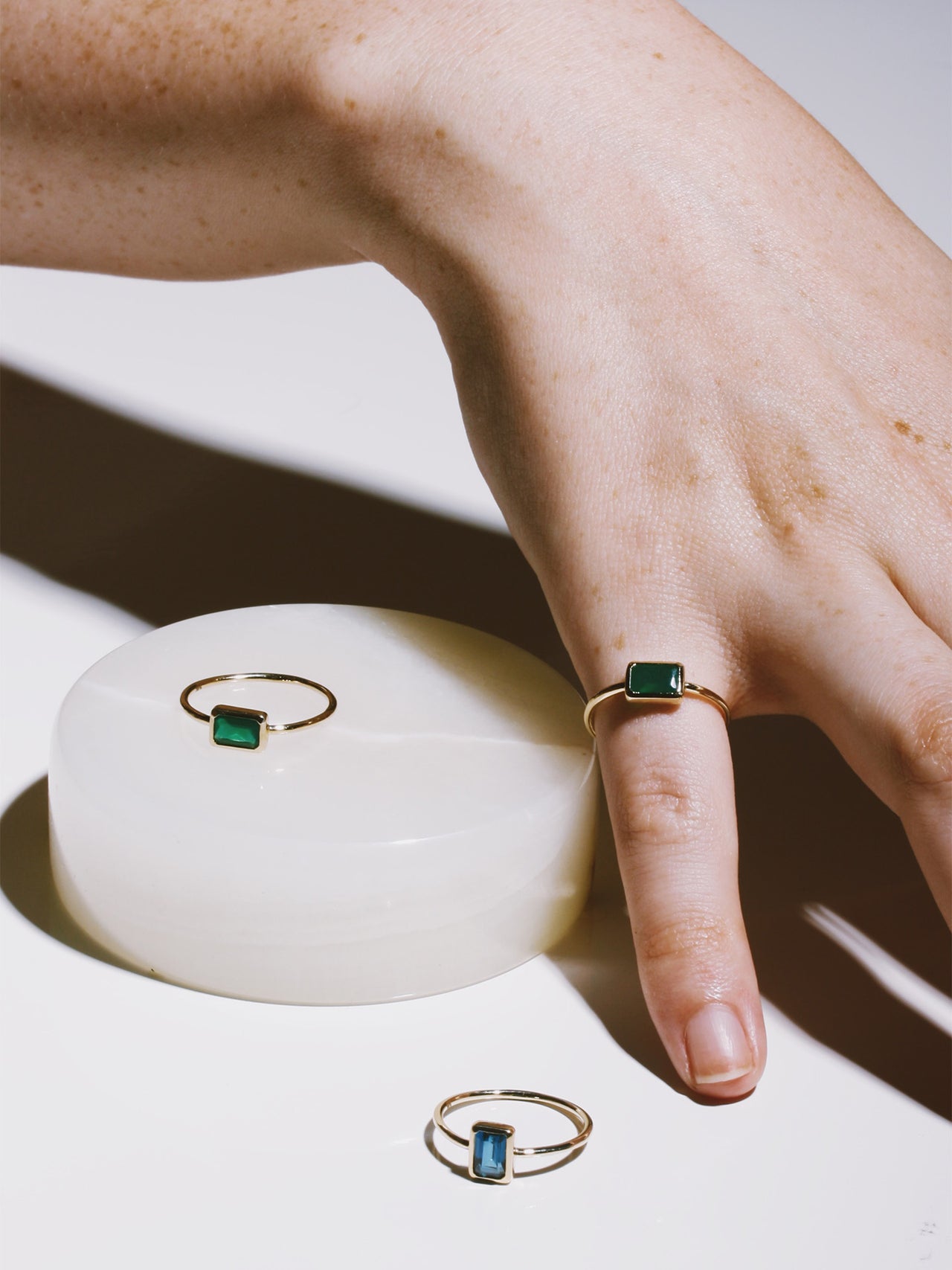Emerald Cut Bezel Ring V.i