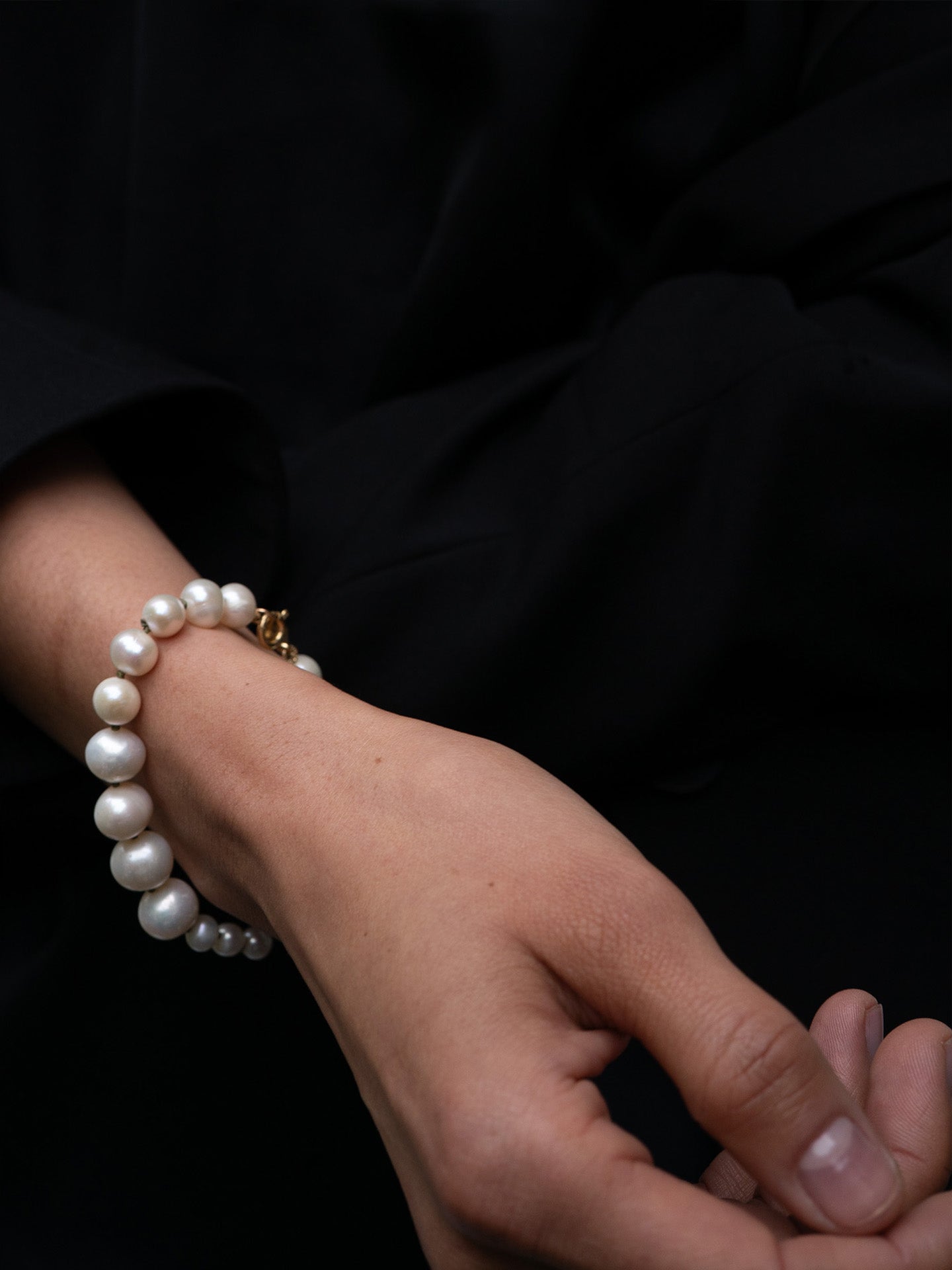 Contour Pearl Bracelet
