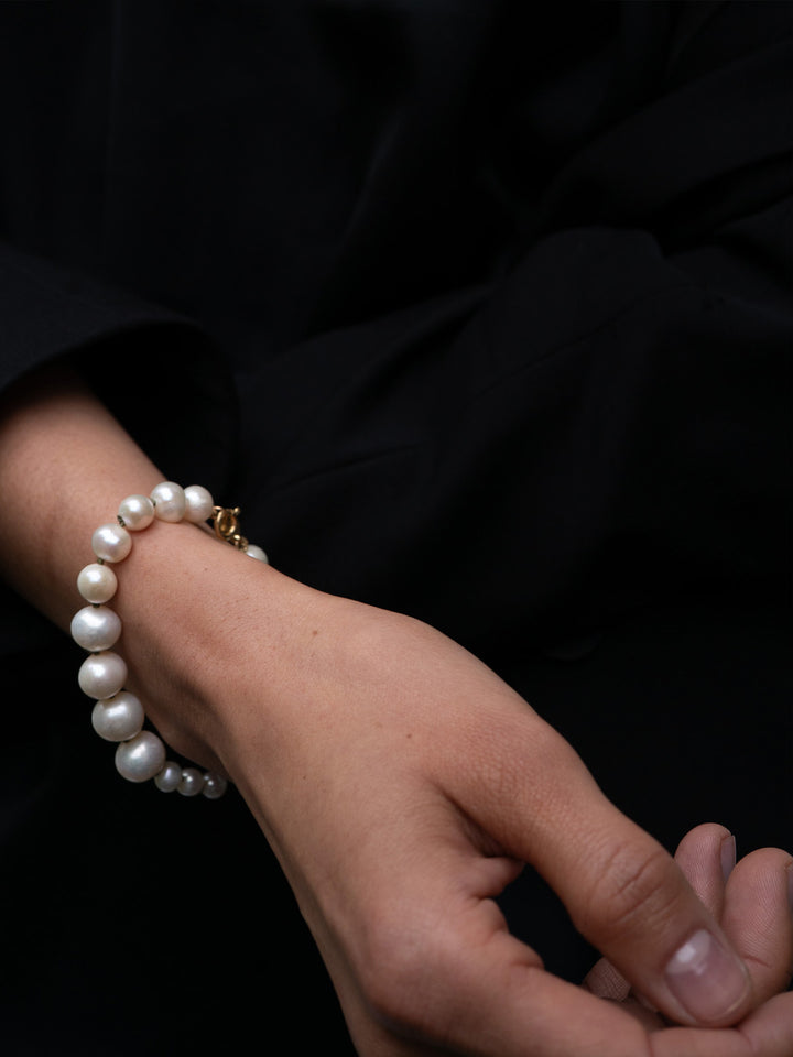 Contour Pearl Bracelet