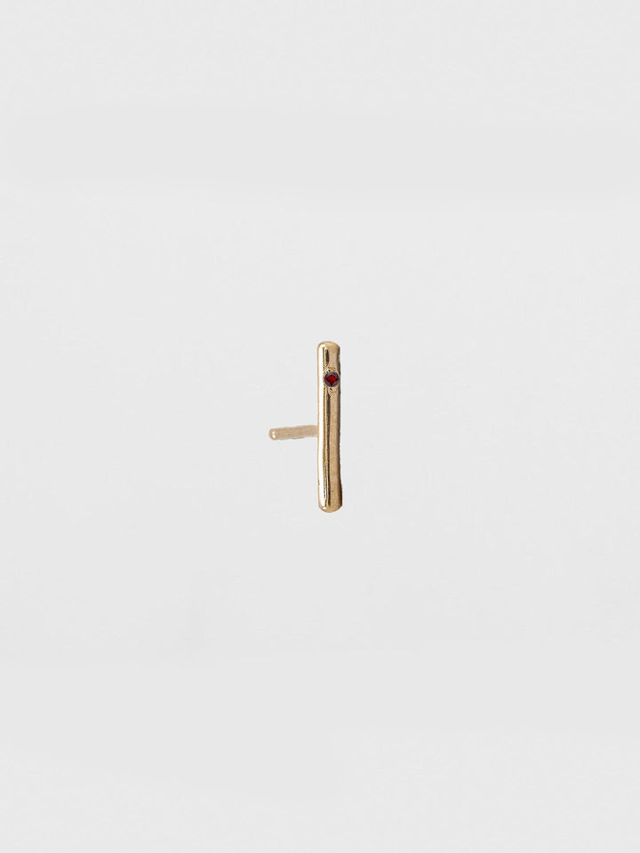 Solo Garnet Rod Stud