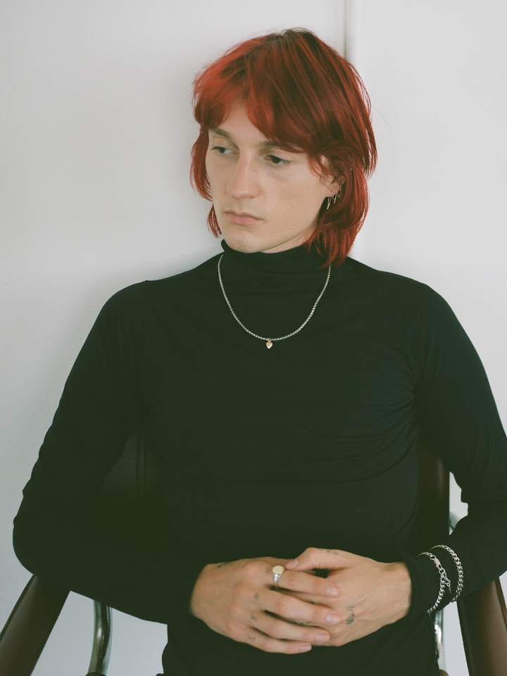 On model imagery of gordita heart necklace