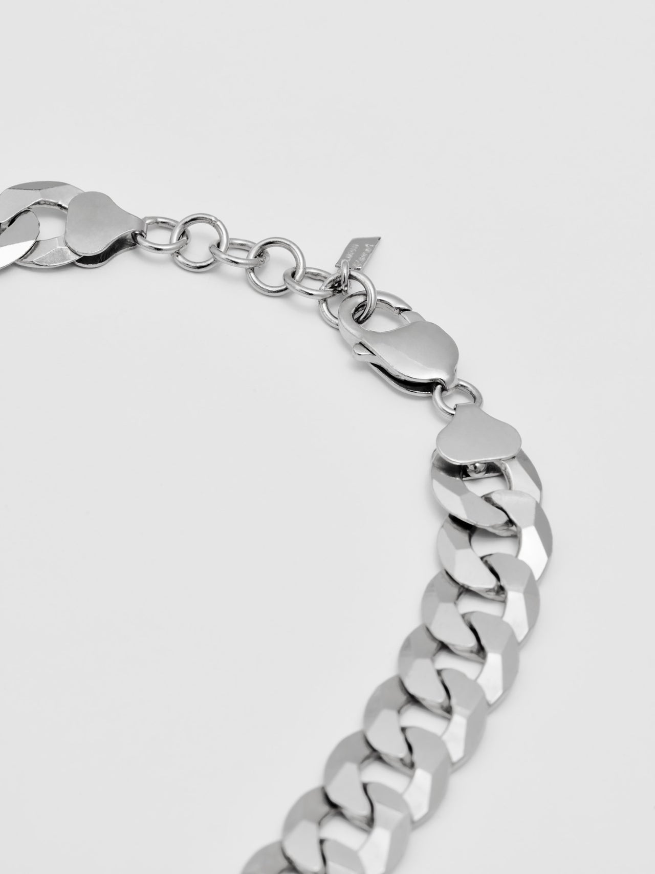 Close up of clasp on XXL Curb Chain Necklace