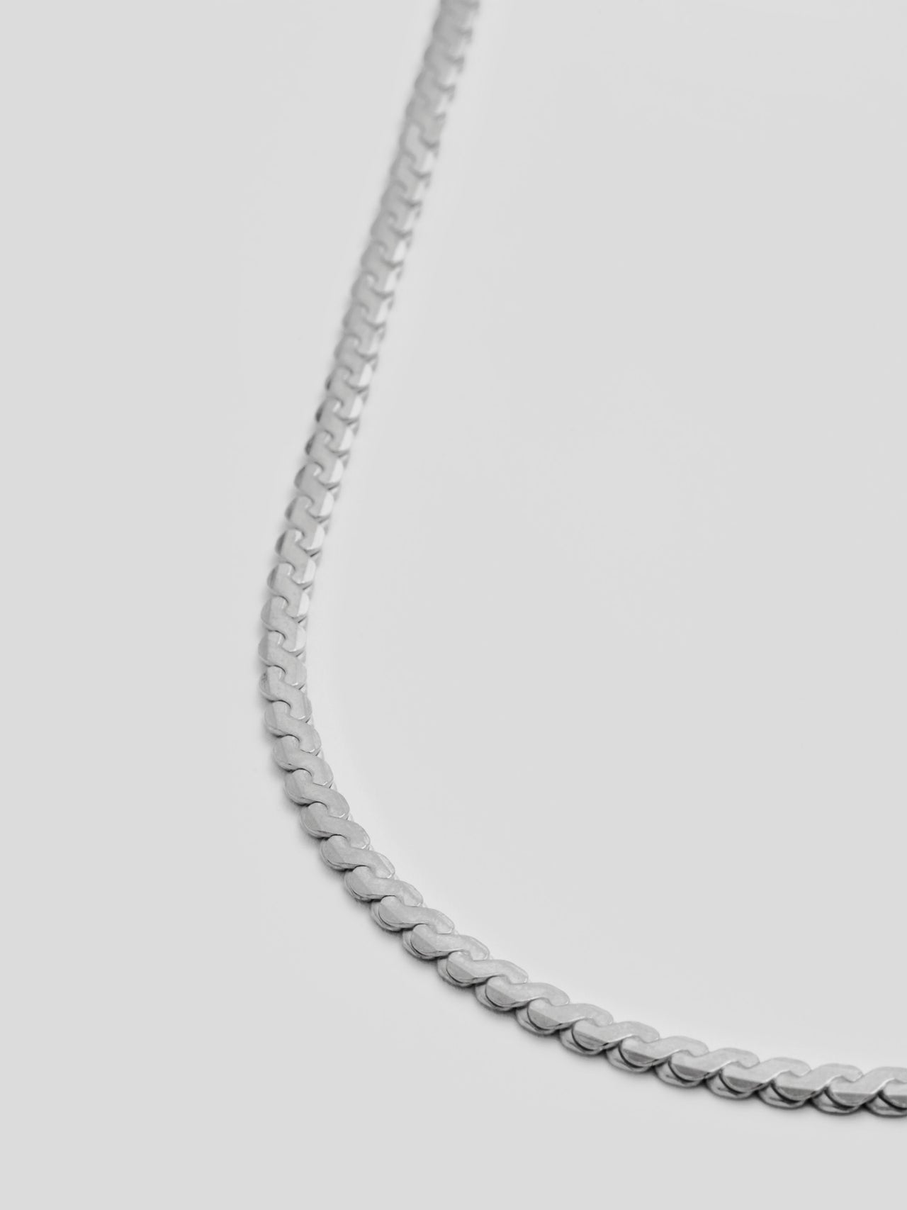 Close up of chain on Serpentine Chain
