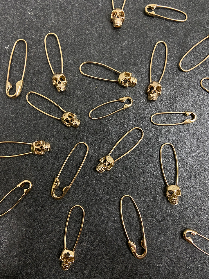 Skull Safety Pin Earring Yellow Gold