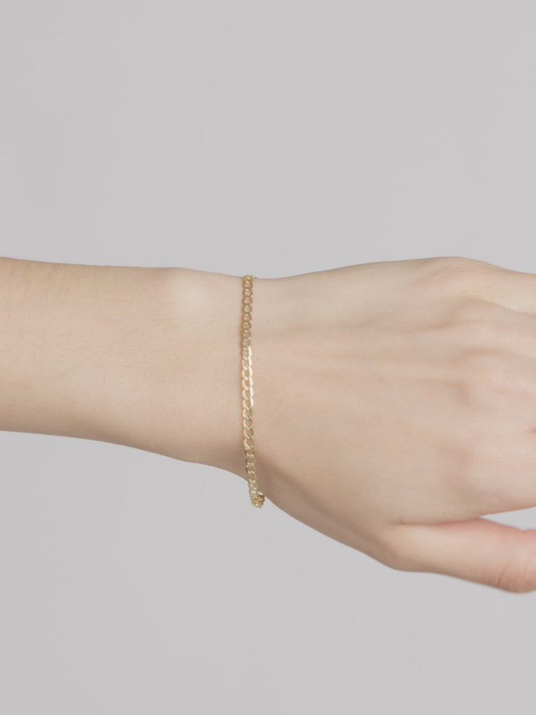 XL Lightweight Havana Chain Bracelet shot on model