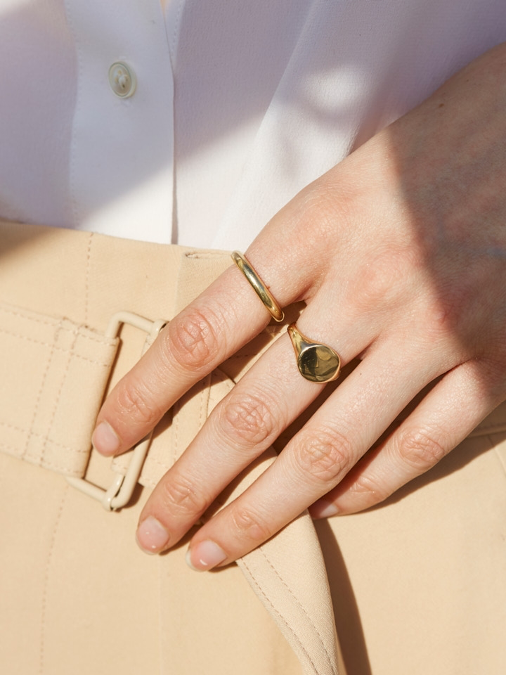 xoxo middle finger ring | Middle finger ring, Mens gold bracelets, Finger  rings